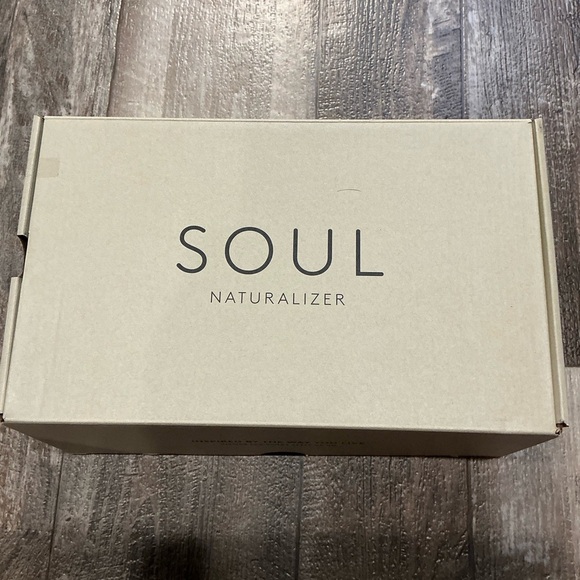 Naturalizer Black and Tan Sandals Size 5.5 - Picture 8 of 12